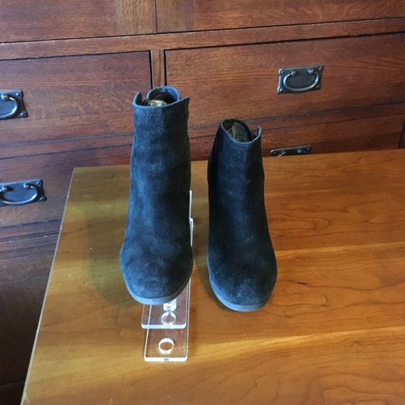 Reaction by Kenneth Cole black suede boots - Picture 3 of 7